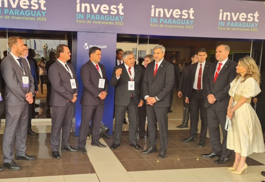 President of Paraguay Mario Abdo Benítez with Aerovehicles at Invest Paraguay 2022